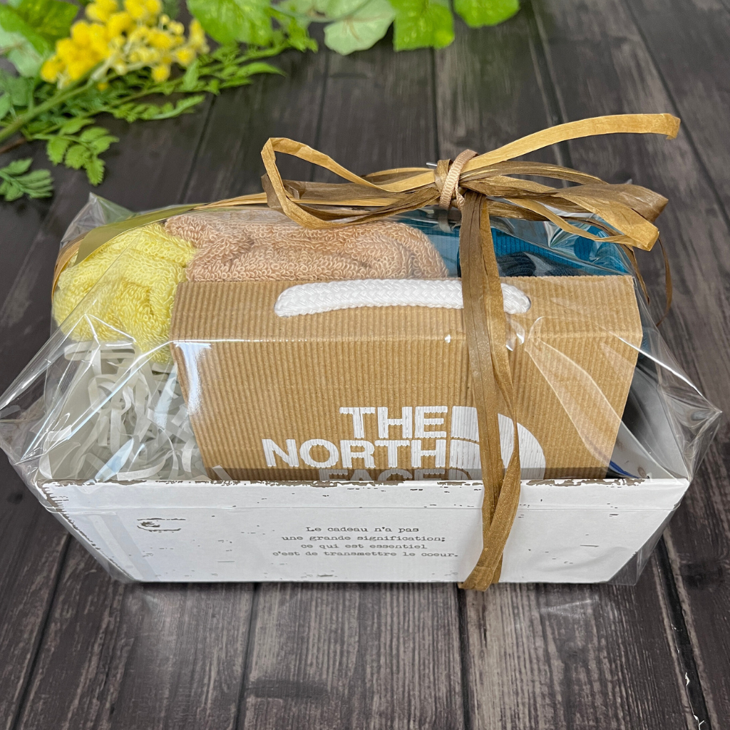 【レッグウォーマー・ソックス・タオルのギフトセット】ザ・ノース・フェイス　ヌプシレッグウォーマー・ソックス&ネイチャーダイハンドタオルセット